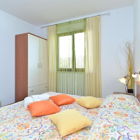 Apartment Jadranko 1761 Peroj Esterno foto