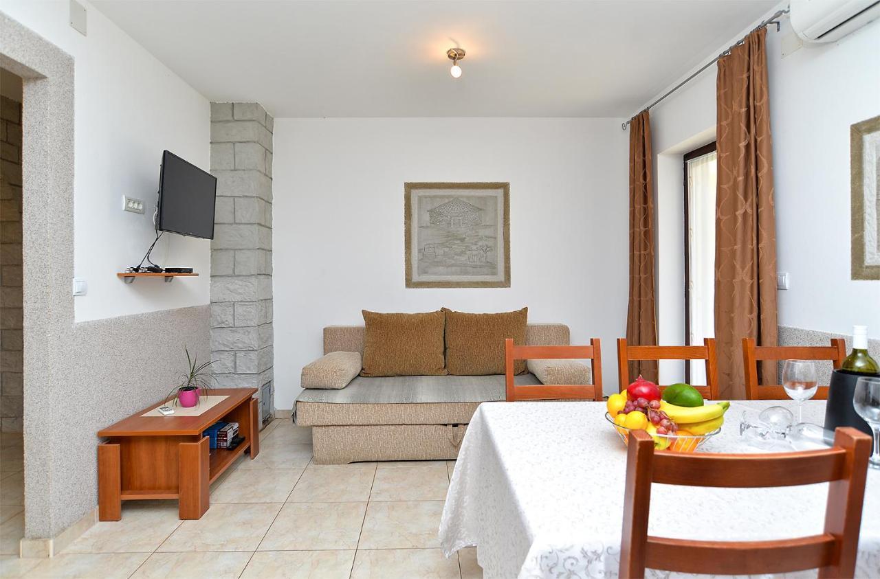 Apartment Jadranko 1761 Peroj Esterno foto
