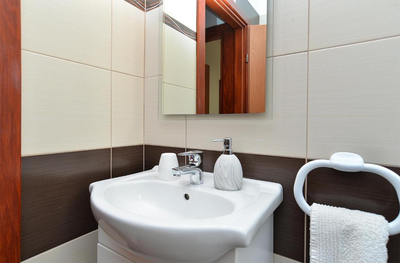 Apartment Jadranko 1761 Peroj Esterno foto