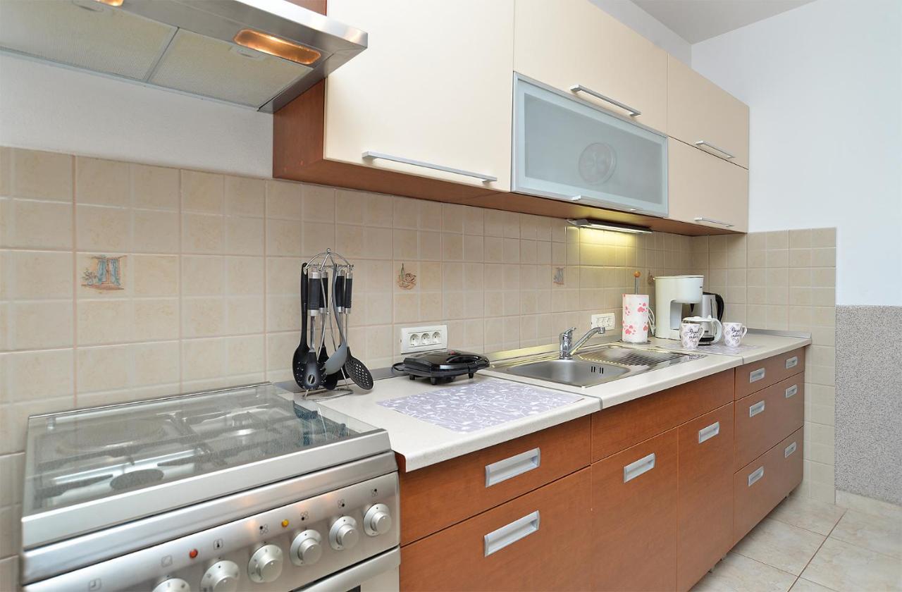 Apartment Jadranko 1761 Peroj Esterno foto