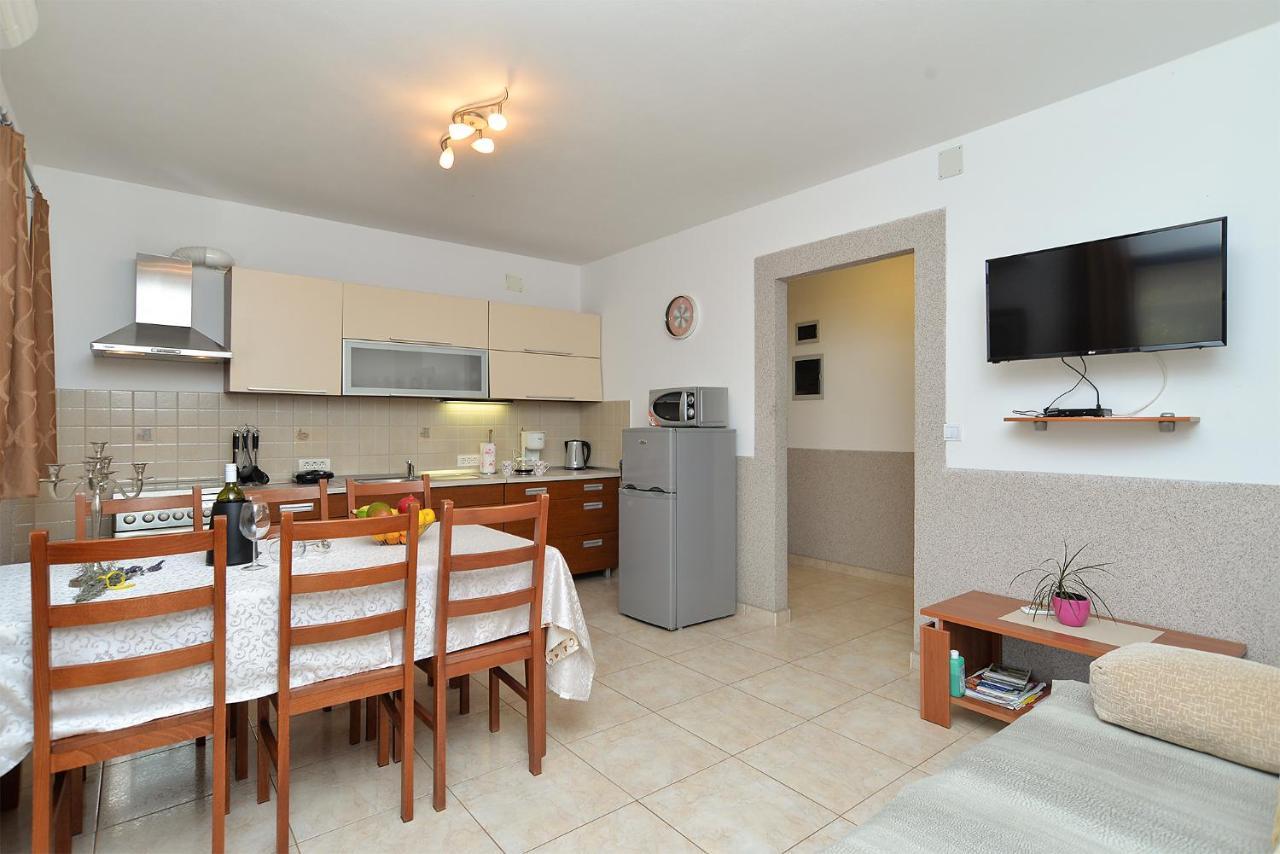 Apartment Jadranko 1761 Peroj Esterno foto