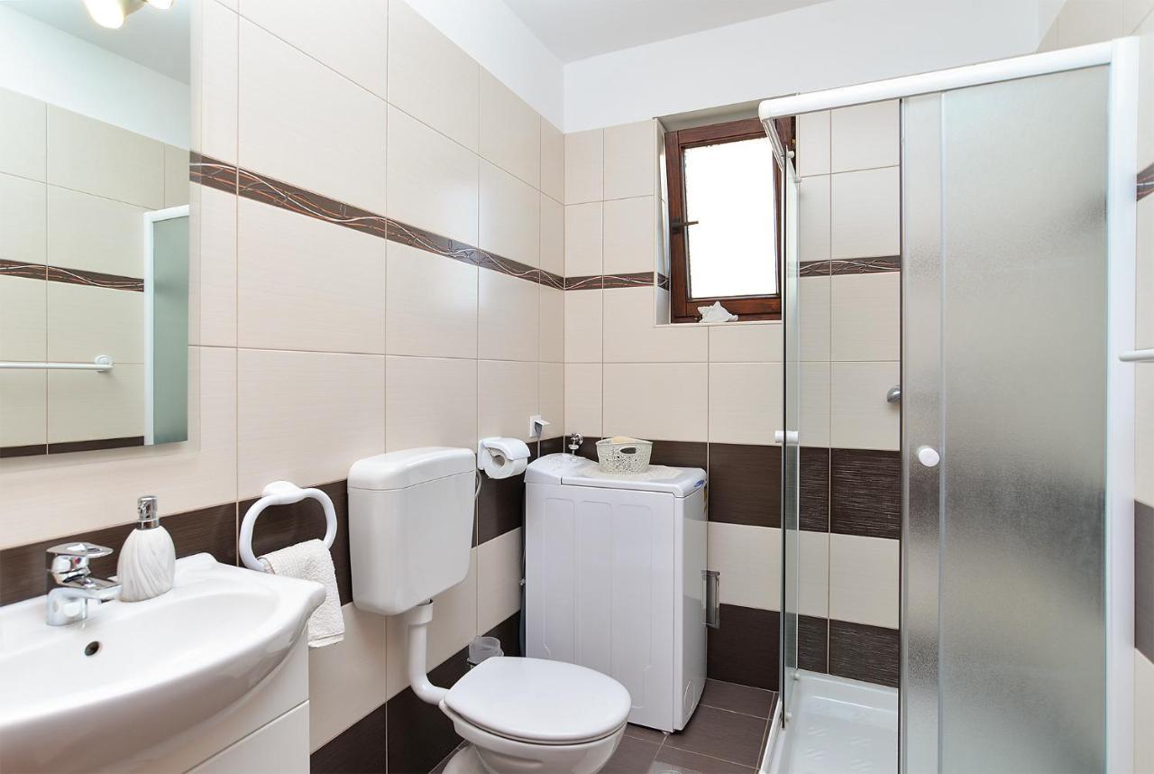 Apartment Jadranko 1761 Peroj Esterno foto