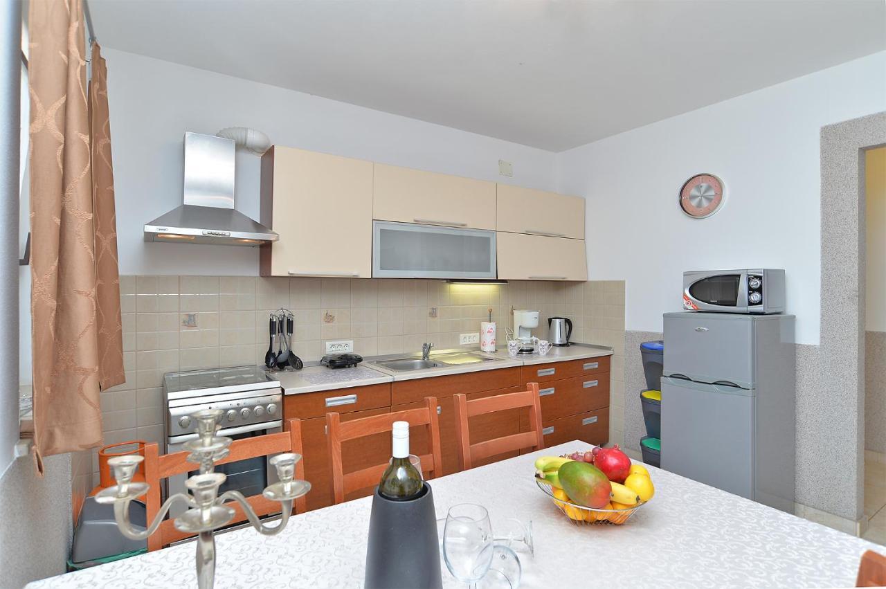Apartment Jadranko 1761 Peroj Esterno foto