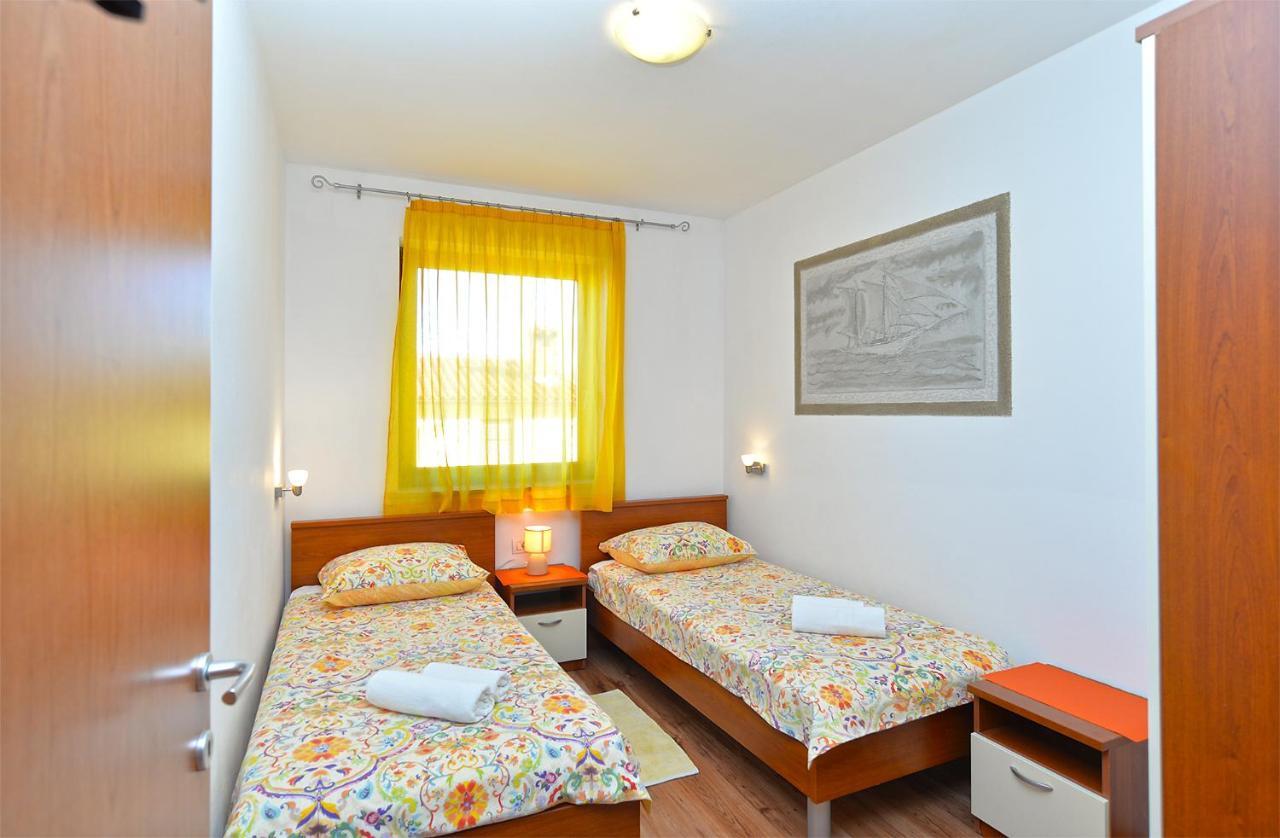Apartment Jadranko 1761 Peroj Esterno foto