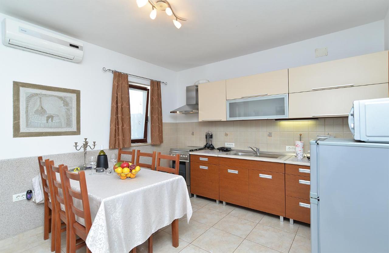 Apartment Jadranko 1761 Peroj Esterno foto