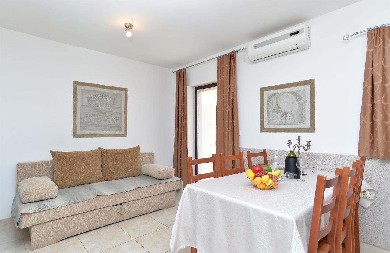 Apartment Jadranko 1761 Peroj Esterno foto