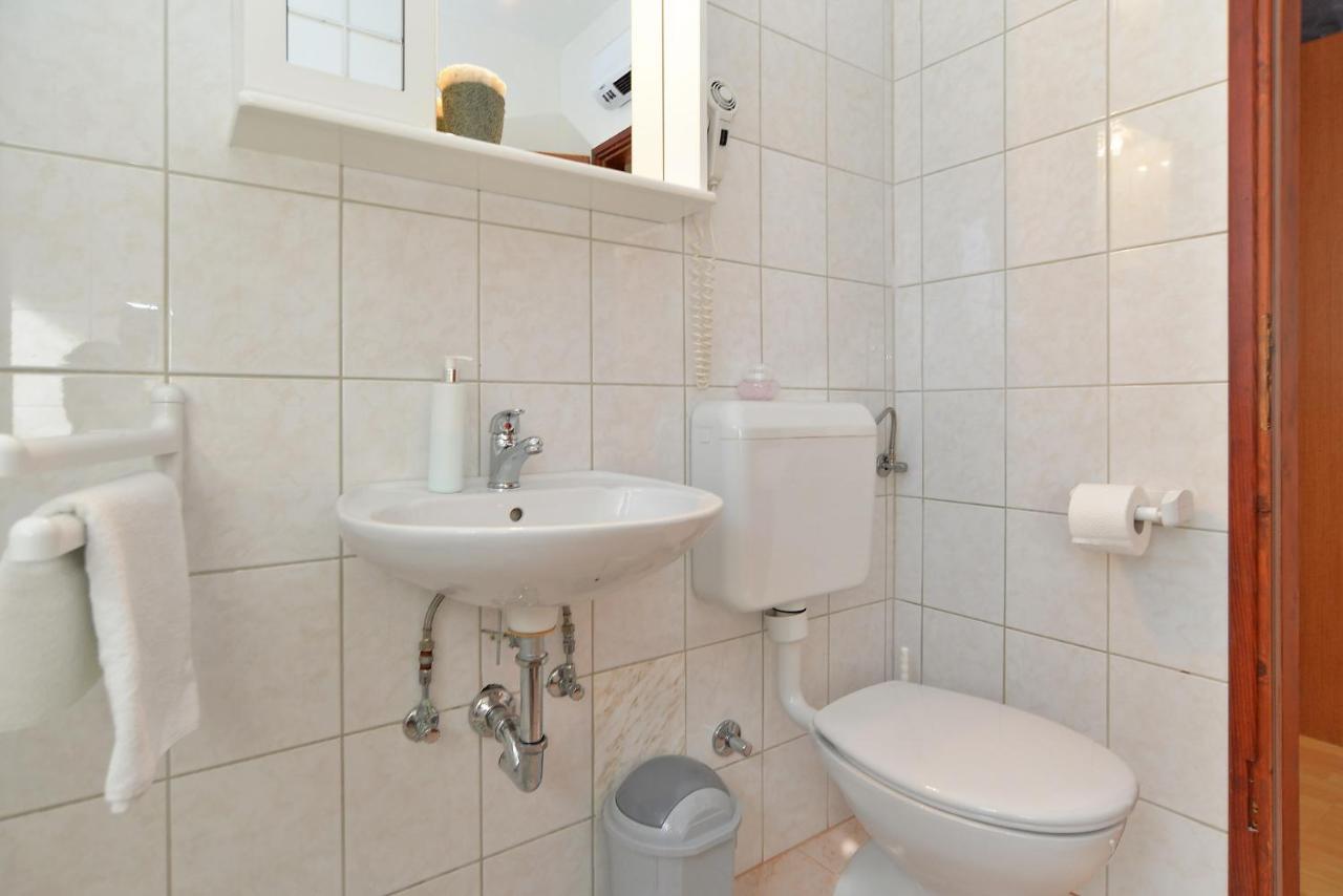 Apartment Jadranko 1761 Peroj Esterno foto