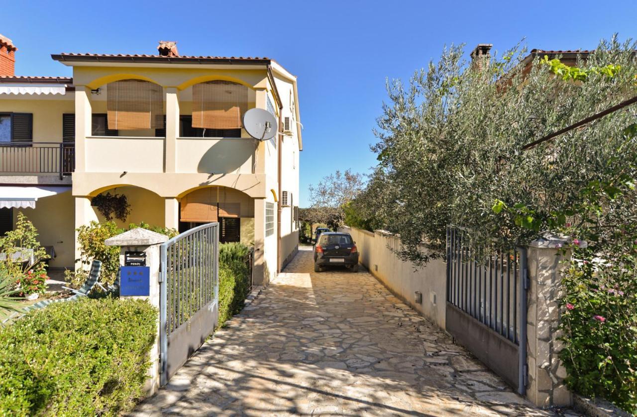 Apartment Jadranko 1761 Peroj Esterno foto